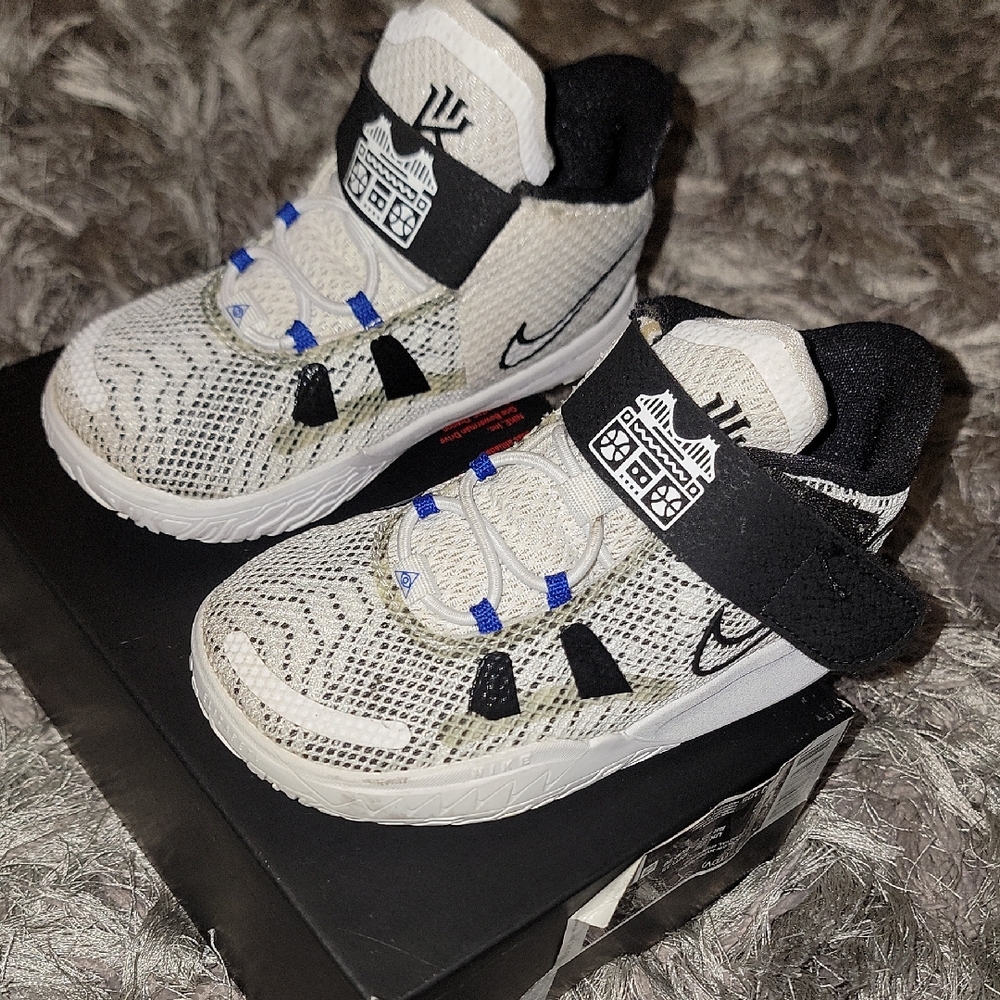 Nike KYRIE 7 Kids' Black, White, and Blue Sneakers